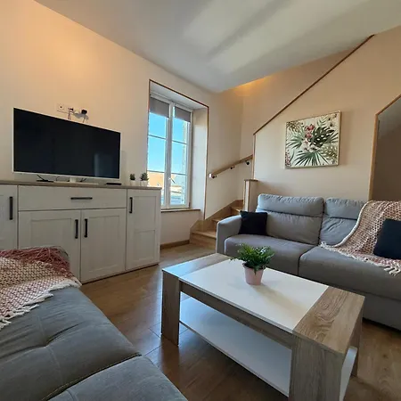 Les Songes Duplex Cosy 3 Chambres 1 Salle De Bain A 1 Km De Bayeux Parking Public Gratuit 15 Km De La Mer Proche Plages Du Debarquement Apartment *