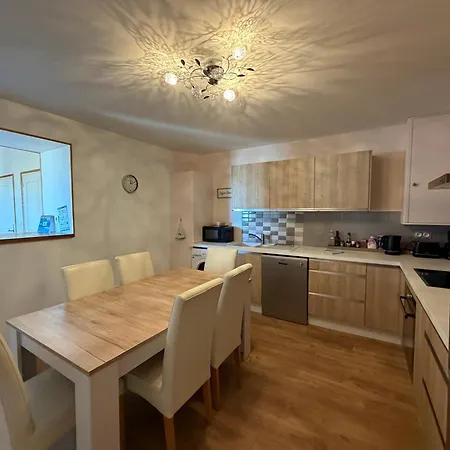 Les Songes Duplex Cosy 3 Chambres 1 Salle De Bain A 1 Km De Bayeux Parking Public Gratuit 15 Km De La Mer Proche Plages Du Debarquement Saint-Vigor-le-Grand