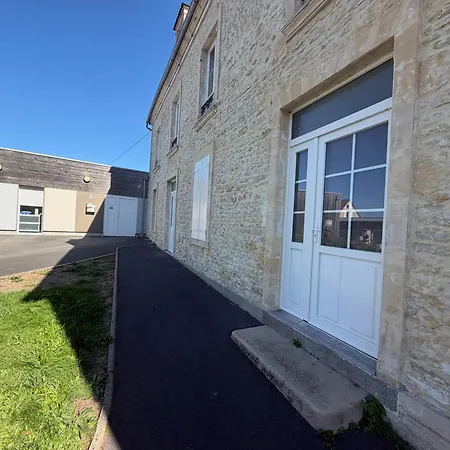 Les Songes Duplex Cosy 3 Chambres 1 Salle De Bain A 1 Km De Bayeux Parking Public Gratuit 15 Km De La Mer Proche Plages Du Debarquement Saint-Vigor-le-Grand