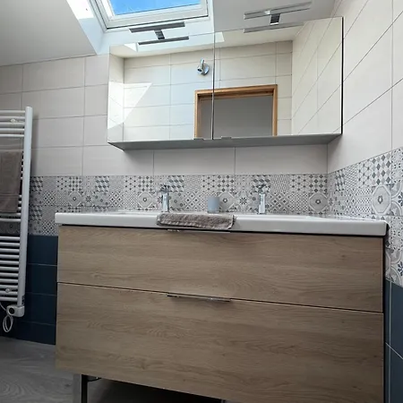 Les Songes Duplex Cosy 3 Chambres 1 Salle De Bain A 1 Km De Bayeux Parking Public Gratuit 15 Km De La Mer Proche Plages Du Debarquement Saint-Vigor-le-Grand